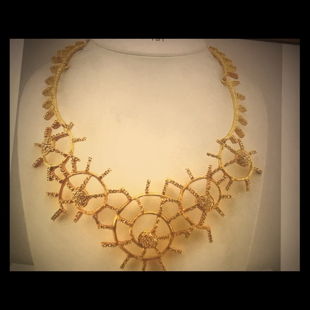 “OSCAR DE LA RENTA NECKLACE “